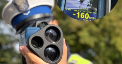 Motocyklista stracił prawo jazdy po jeździe 160 km/h